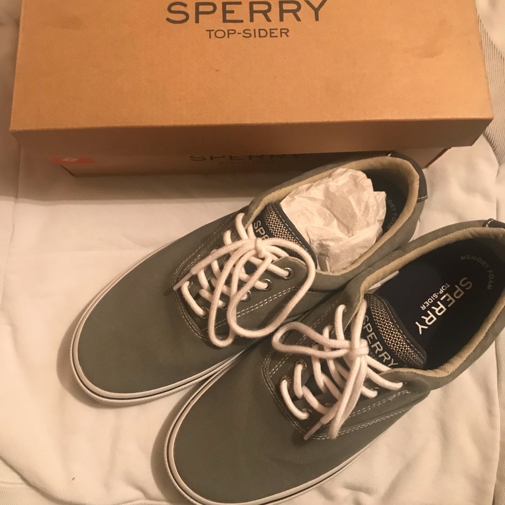 NIB Men’s Sperrys